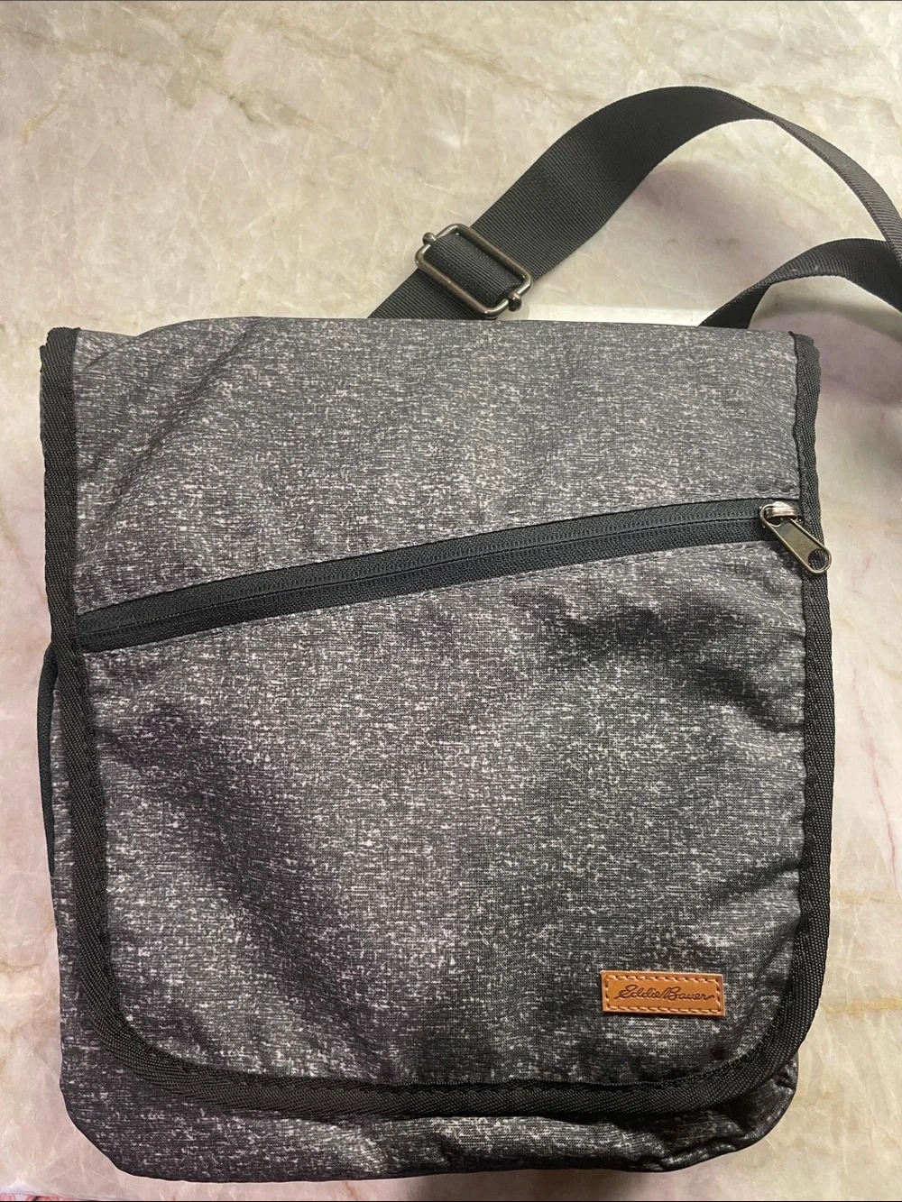 Eddie Bauer Men's Gray Crossbody Messenger Bag - Adjustable Strap + zipper walle